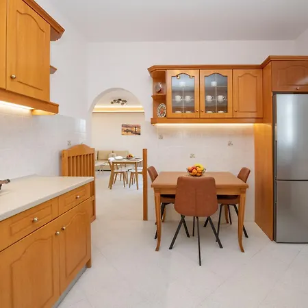 Casa Serena * Lardos